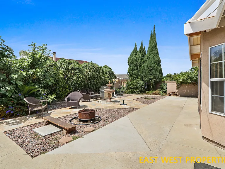 11186 Lavender Ave — Photo 34