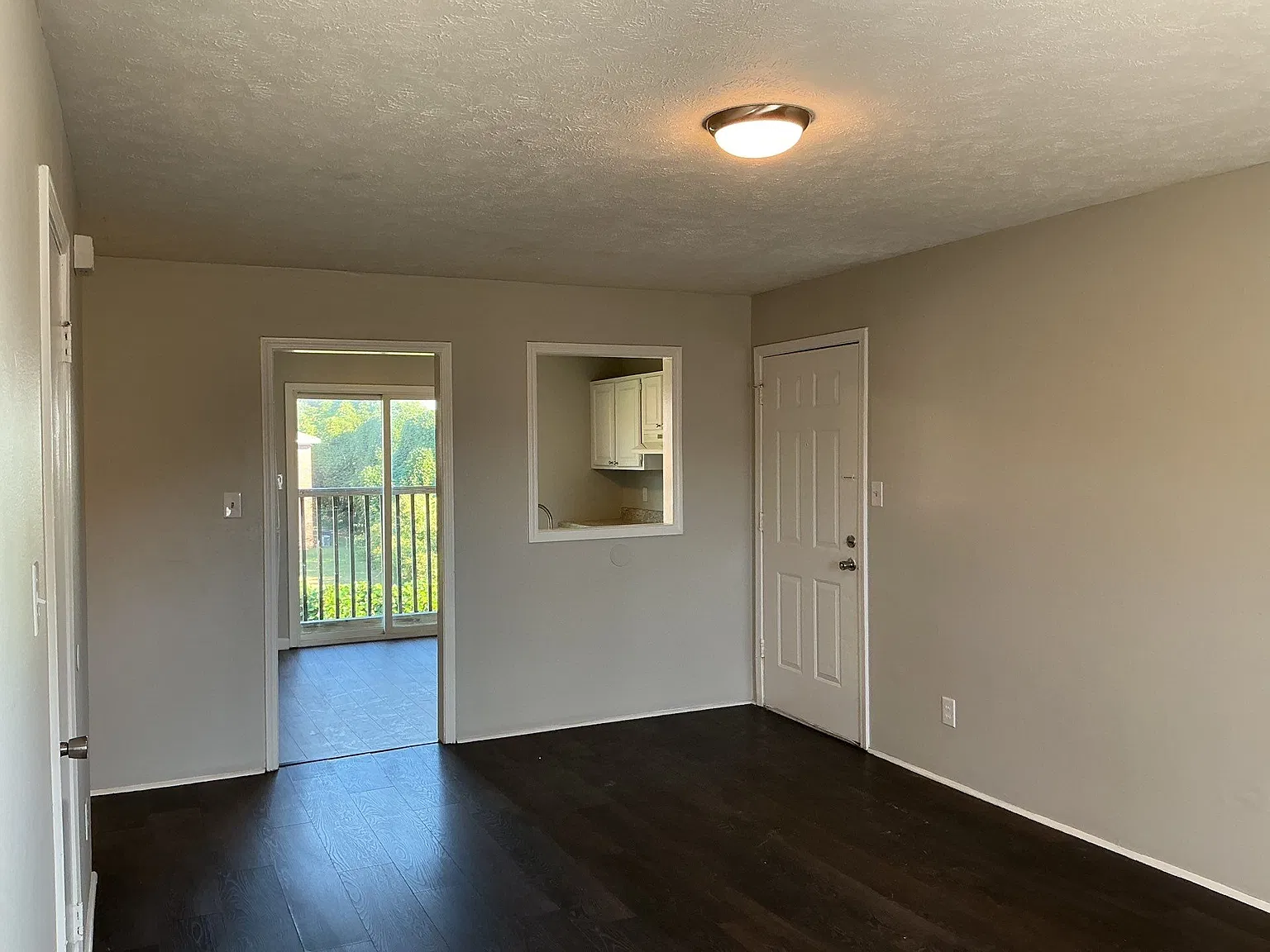 2 bed, 883 sqft, $825 — Photo 4