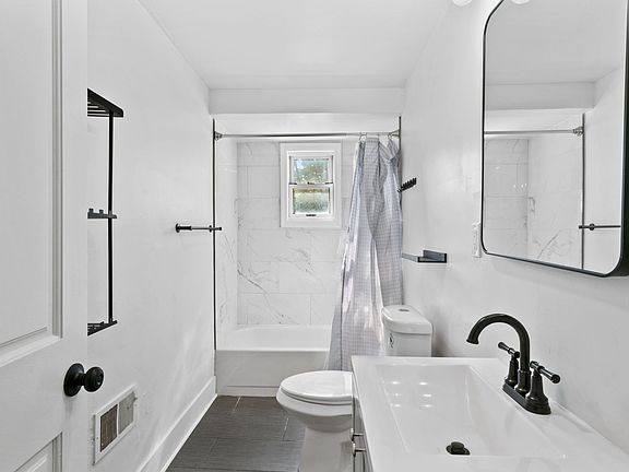 2nd image of 721 Boggs Ave