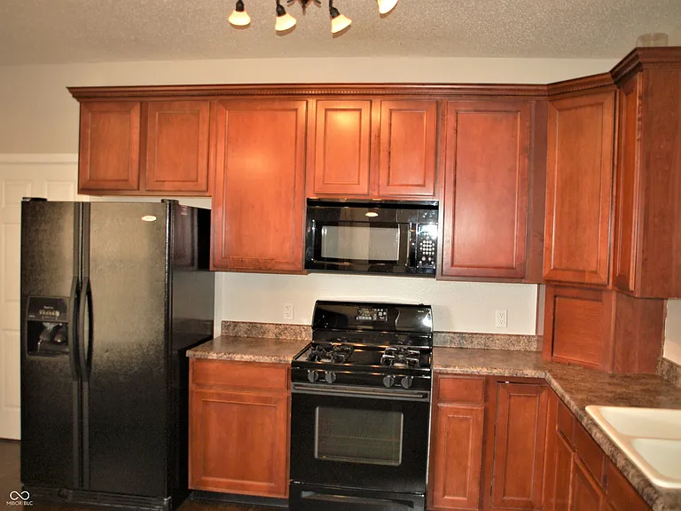 8348 S Swimming Hole Ln — Photo 6