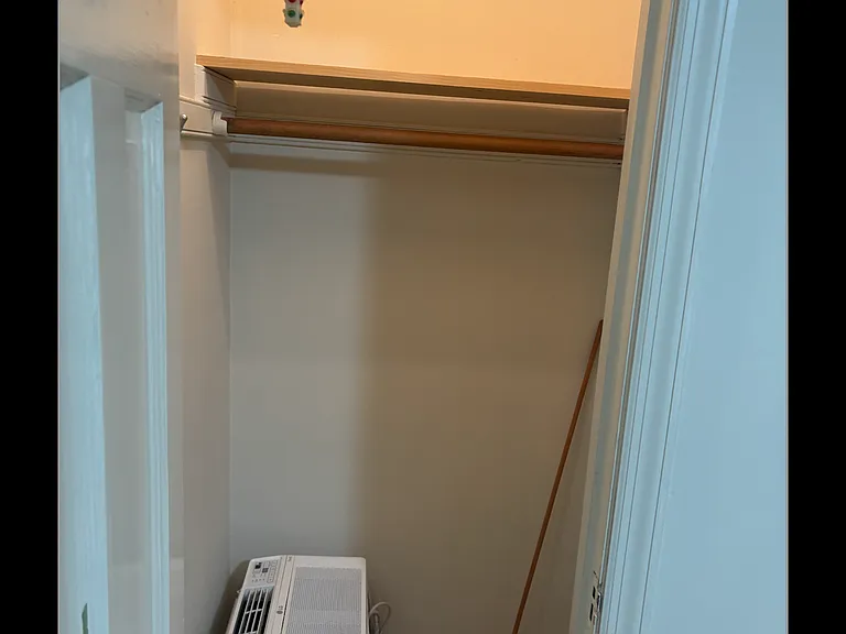 1870 Hering Ave #3 — Photo 12