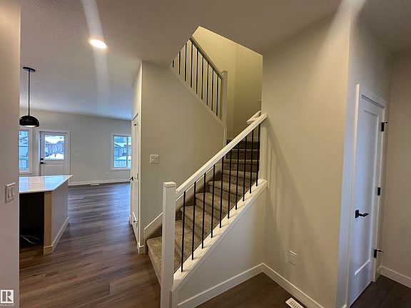 3rd image of 34 Ficus Way