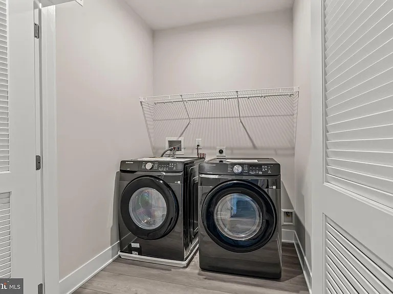701 Brewster Aly #65 — Photo 30