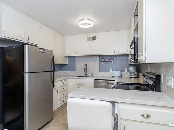 5th image of 463 Bradshaw Ln #26