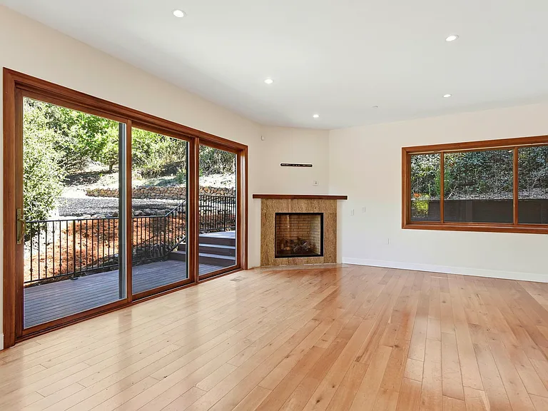 3911 Pepper Tree Ct — Photo 31