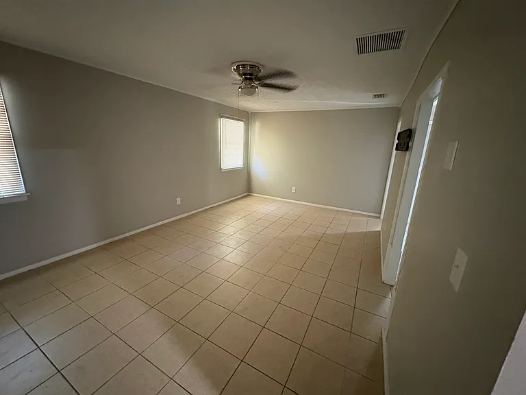 11141 Pine Acres Rd — Photo 2
