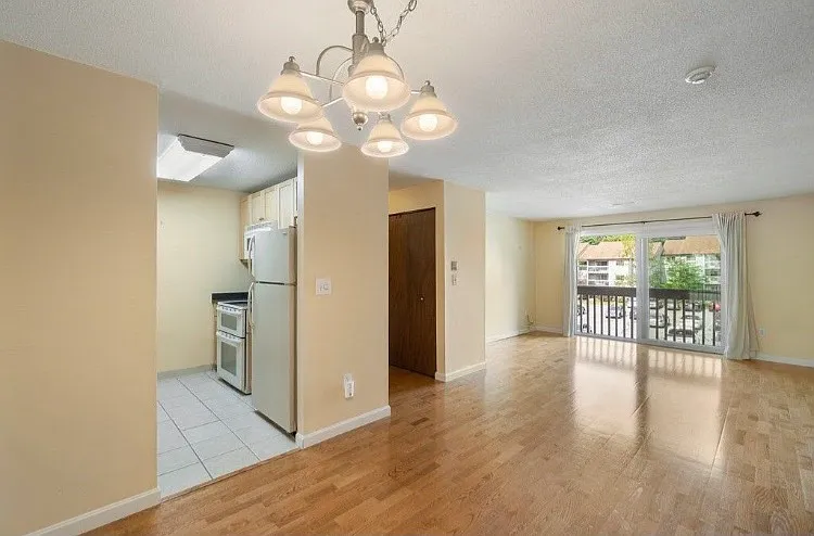 1808 Franklin Crossing Rd — Photo 3