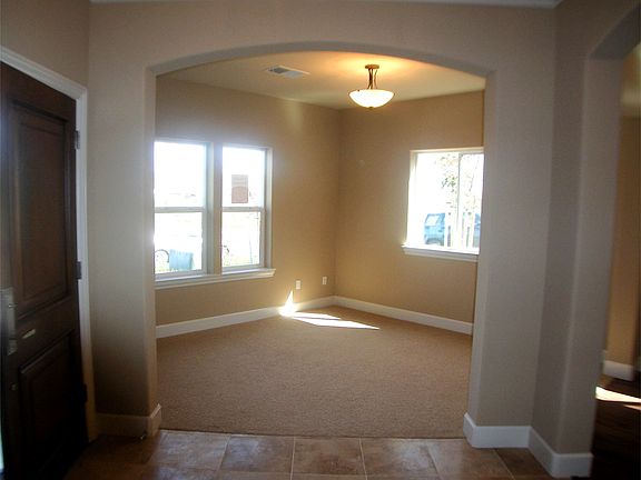 4th image of 942 Oliver Ct