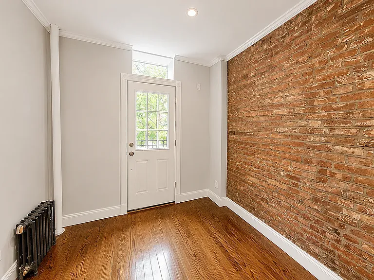 438 W 52nd St #8A — Photo 4