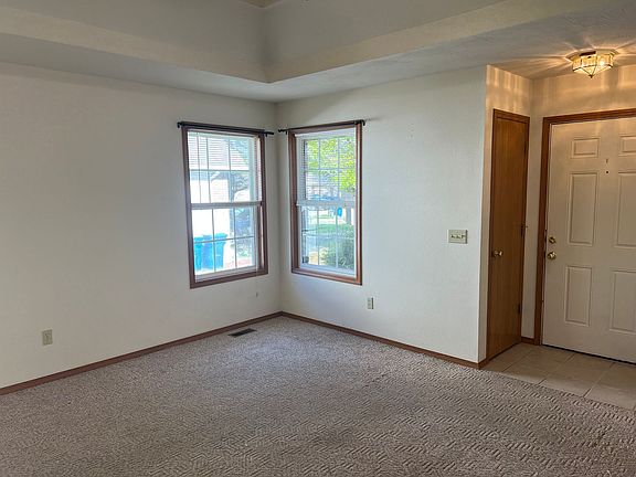 3rd image of 1226 Bluegrass Rd