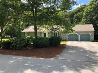 26 Harwood Dr, Pocasset, MA 02559