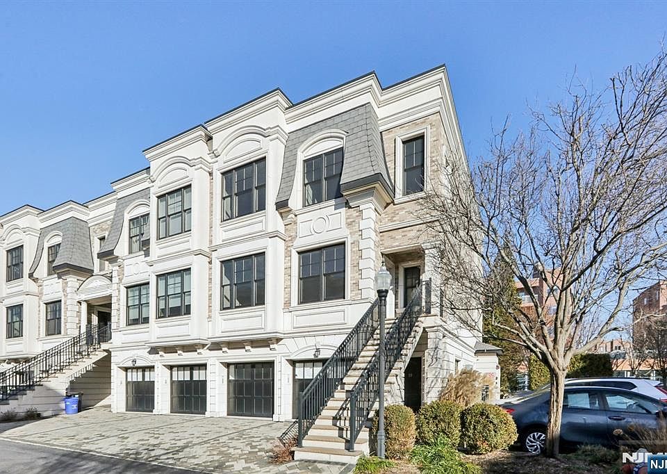1st image of 24 Marquis Ct