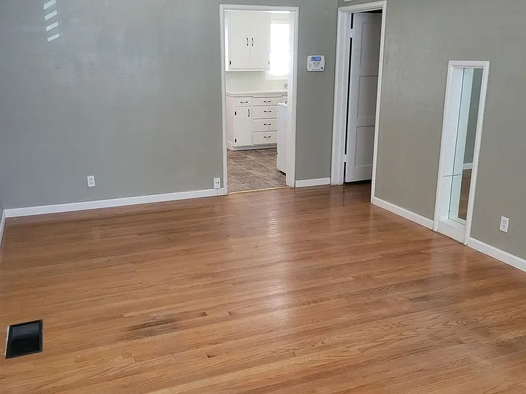 545 N O St — Photo 2