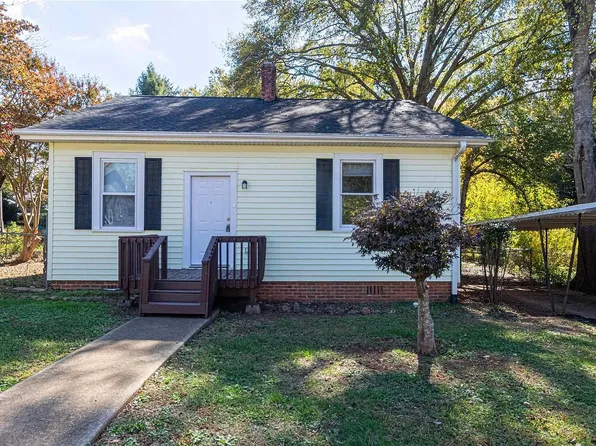 36 Ames St, Seneca, SC 29678