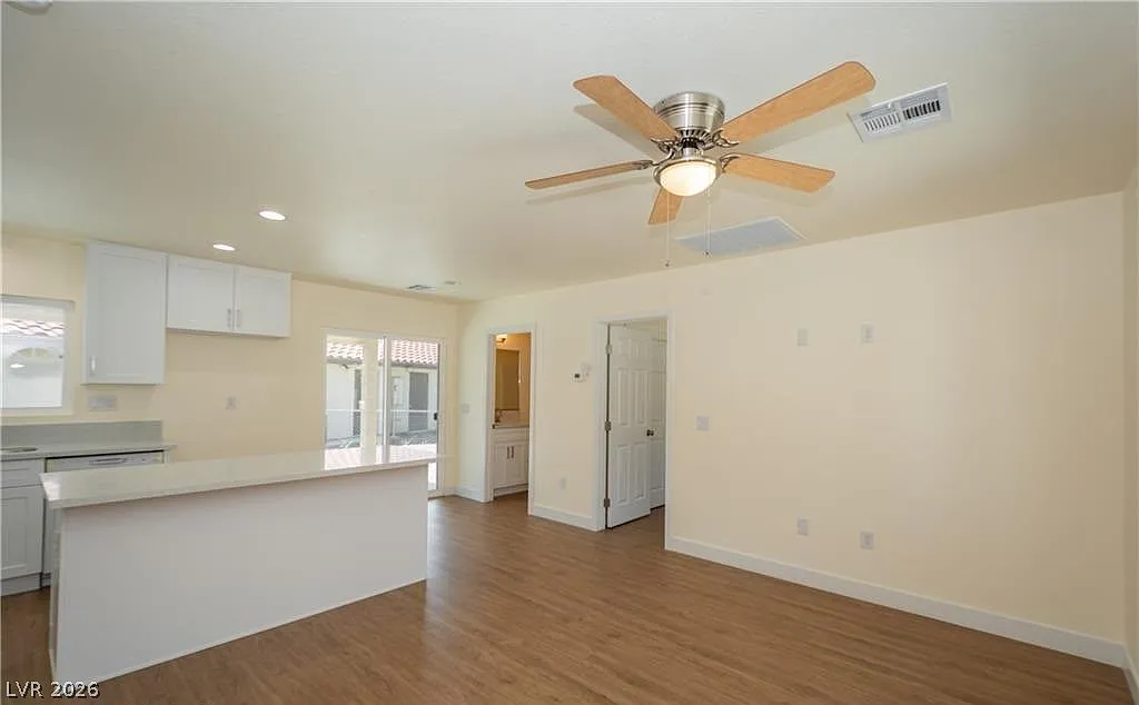 2 bed, 2.0 bath, 1689 sqft, $1,200 — Photo 2