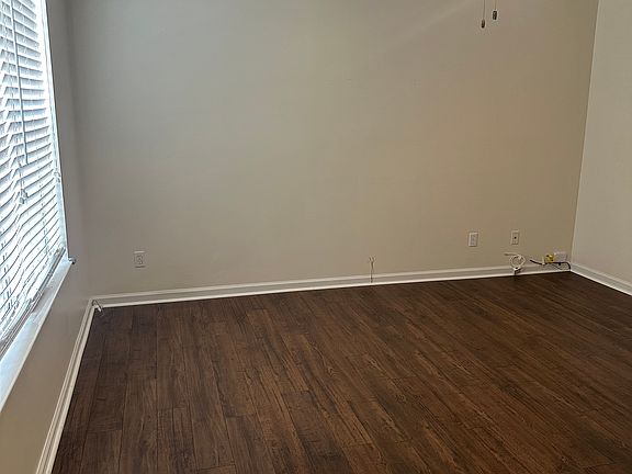 3rd image of 4742 Scepter Way