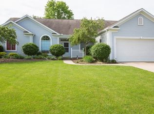 22409 Country Meadows Ln, Strongsville, OH 44149