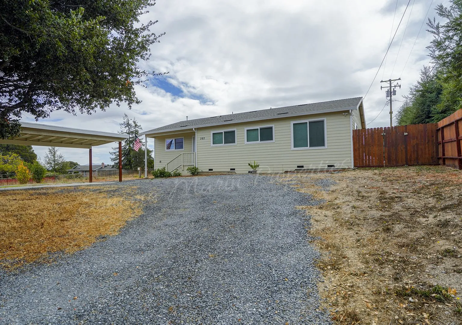 ~ Beautiful 3Bed/2 Bath Country Property in Petaluma ~ Accommodating to Farm Animals. — Photo 2