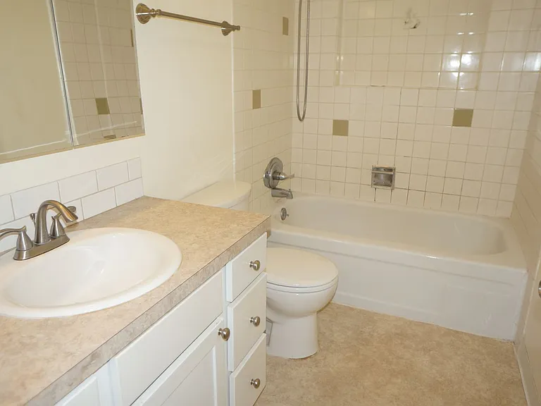 4623 SW 47th Ave — Photo 12