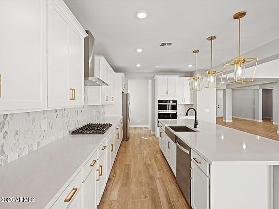 4th image of 15952 W EL CORTEZ Place
