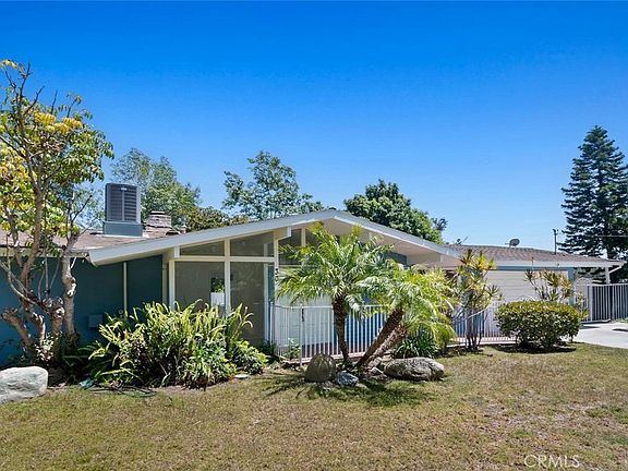3rd image of 30 La Patera Ct