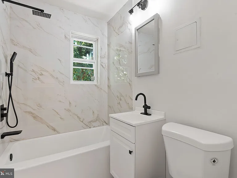 610 57th St NE #102 — Photo 12