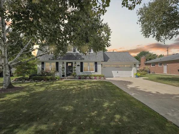 17751 Golfview St, Livonia, MI 48152