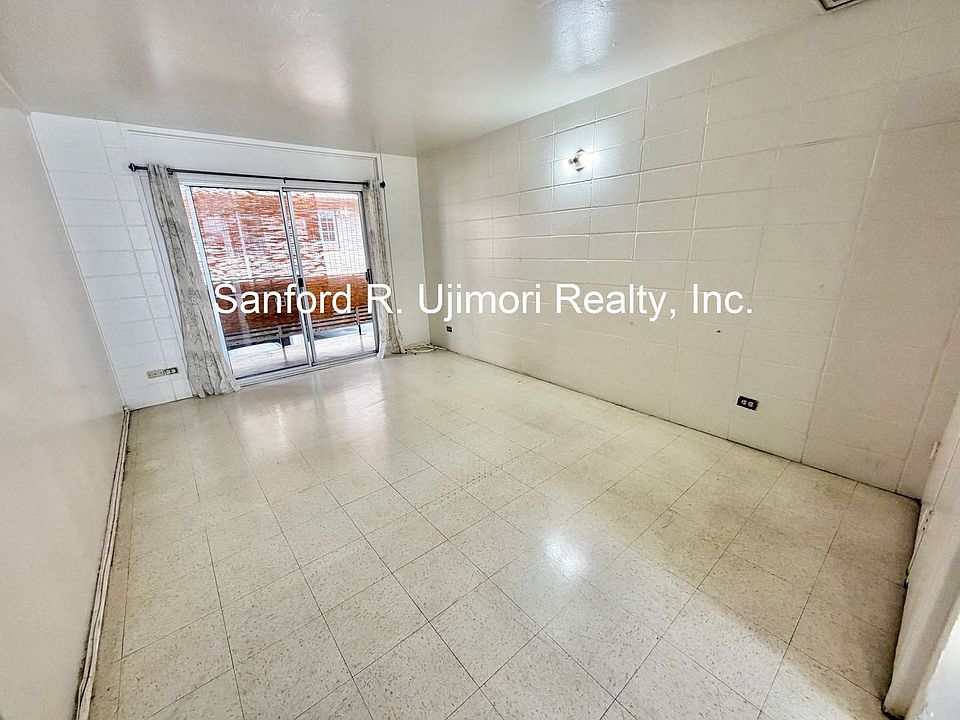 1st image of 1635 Clark St #11