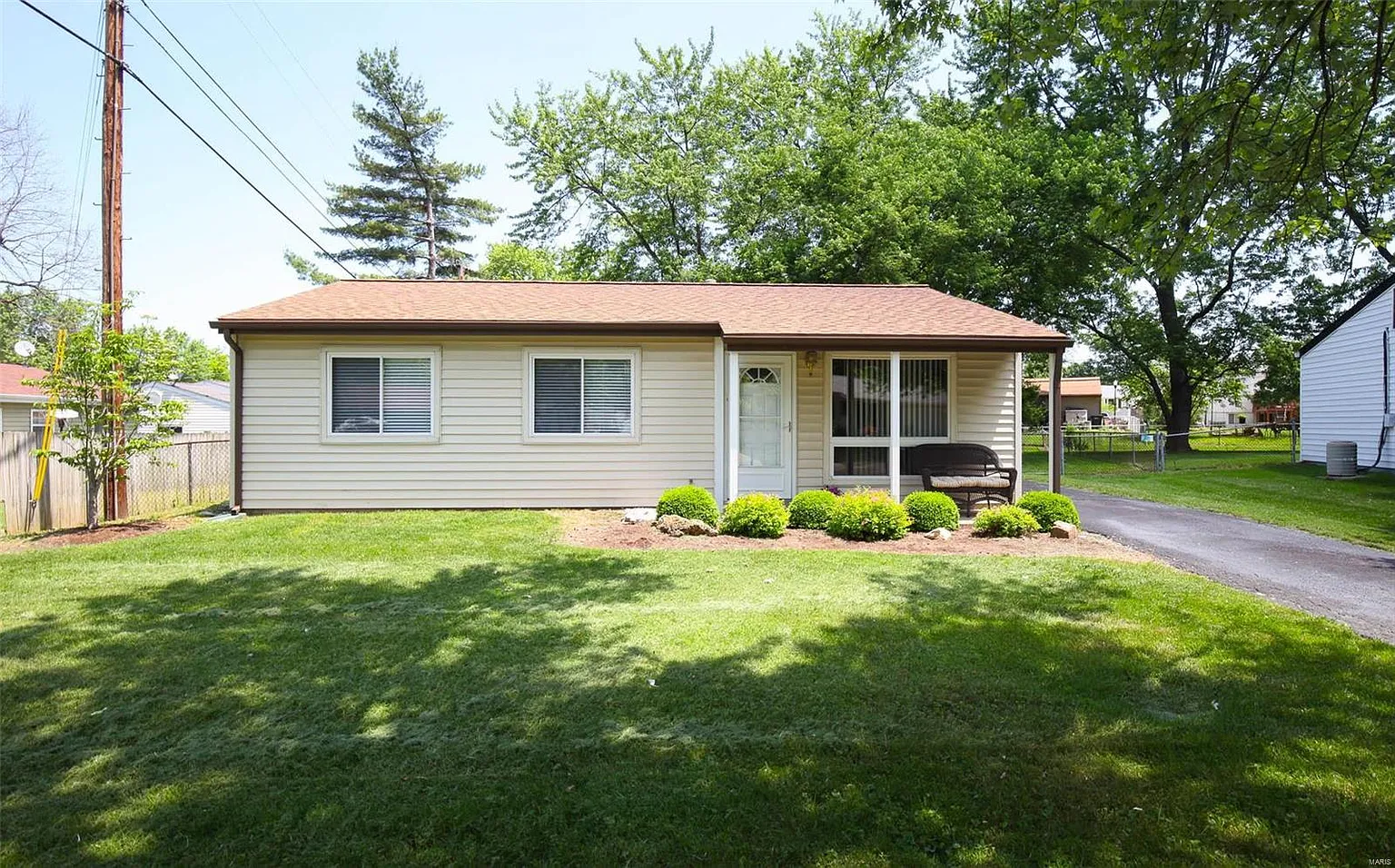 2880 Sugar Tree Ln photo 1