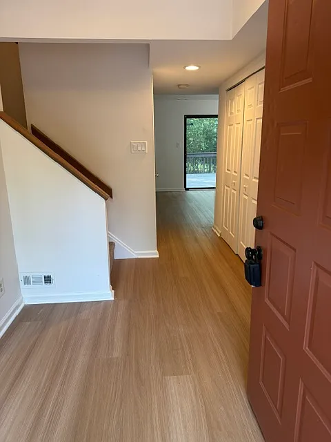 3 bed, 1.5 bath, 1373 sqft, $2,800 — Photo 2