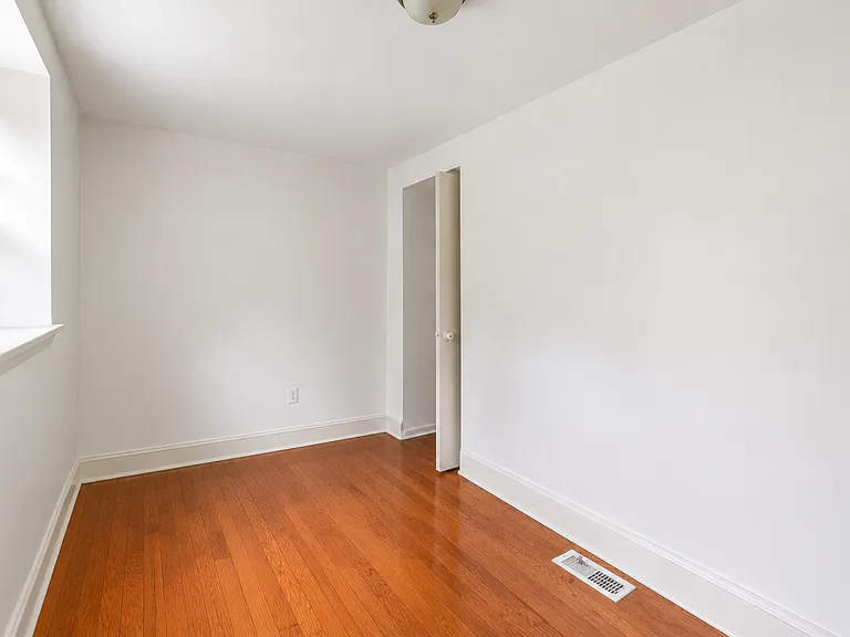 4712 Woodland Ave #1 — Photo 3
