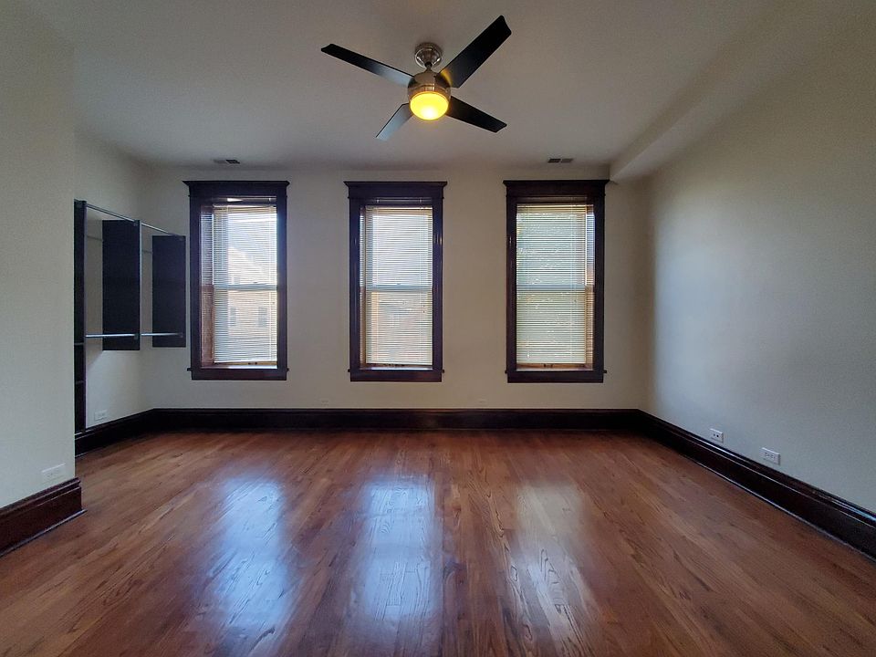 Bedroom #1 (very large)