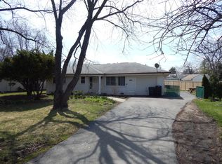 2203 Briar Ln, Lindenhurst, IL 60046