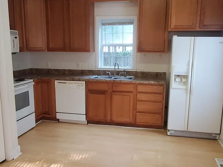 277 Arch St — Photo 12
