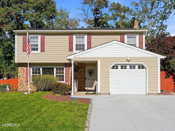 9 Poplar Street, Howell, NJ 07731