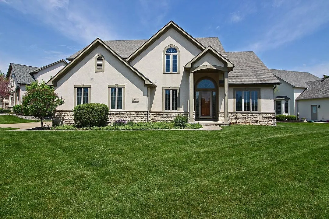 920 Congressional Way photo 1