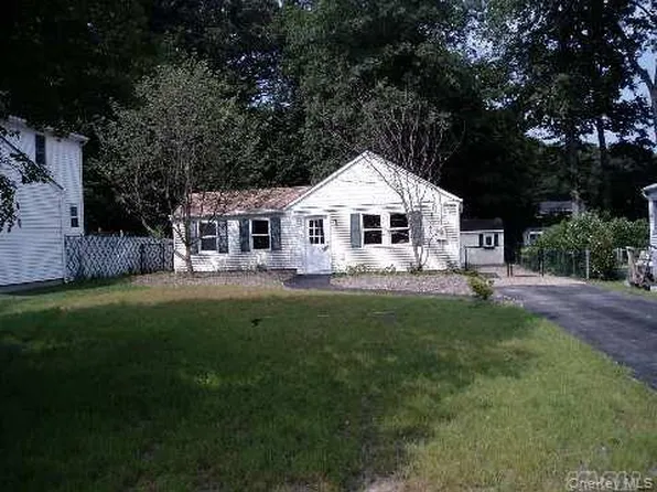 44 Grant Street, East Northport, NY 11731