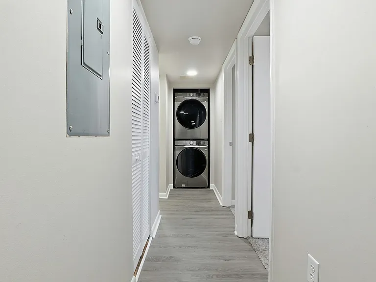105 E Allen St #203 — Photo 16