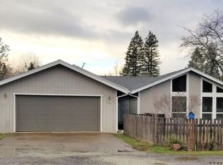 868 S Shasta Ave, Eagle Pt, OR 97524