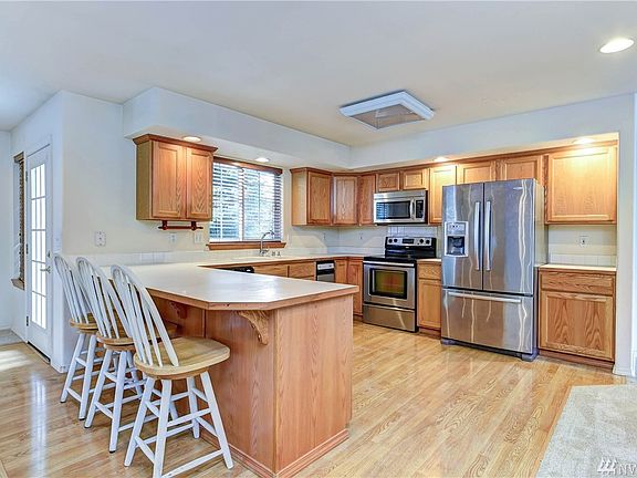 5th image of 302 Lochwood Dr