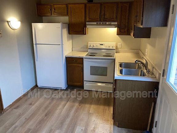 2nd image of 1541 Spruce Ave