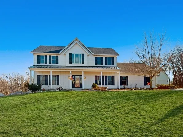 (undisclosed Address), Pella, IA 50219