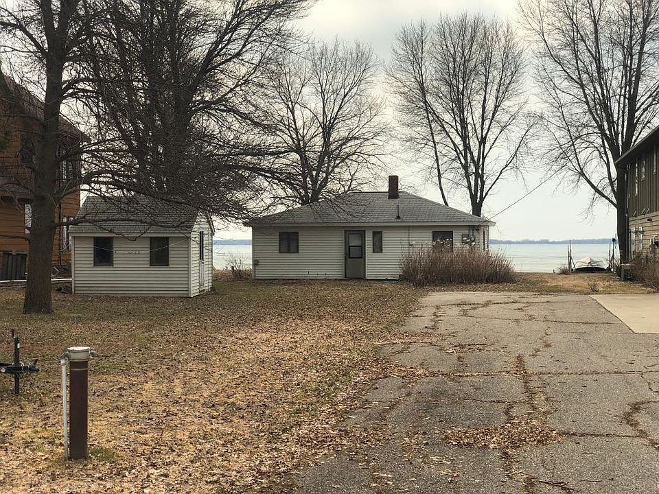 1st image of 10713 N Shore Dr