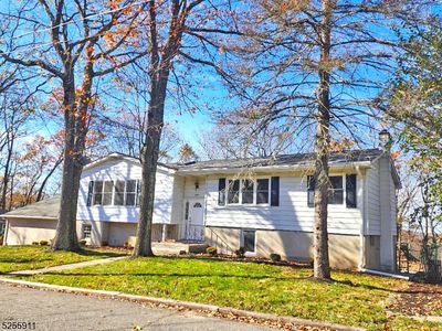8 Michigan Trl, Hopatcong, NJ, 07843