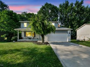 1032 Greenwich Ave, Grafton, OH 44044