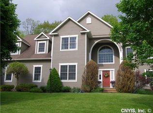 4507 Red Spruce Ln, Manlius, NY 13104