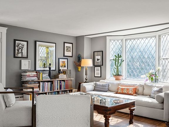 2nd image of 12 Wareland Rd