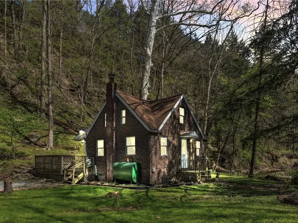 1360 Abers Creek Rd, Monroeville, PA 15146