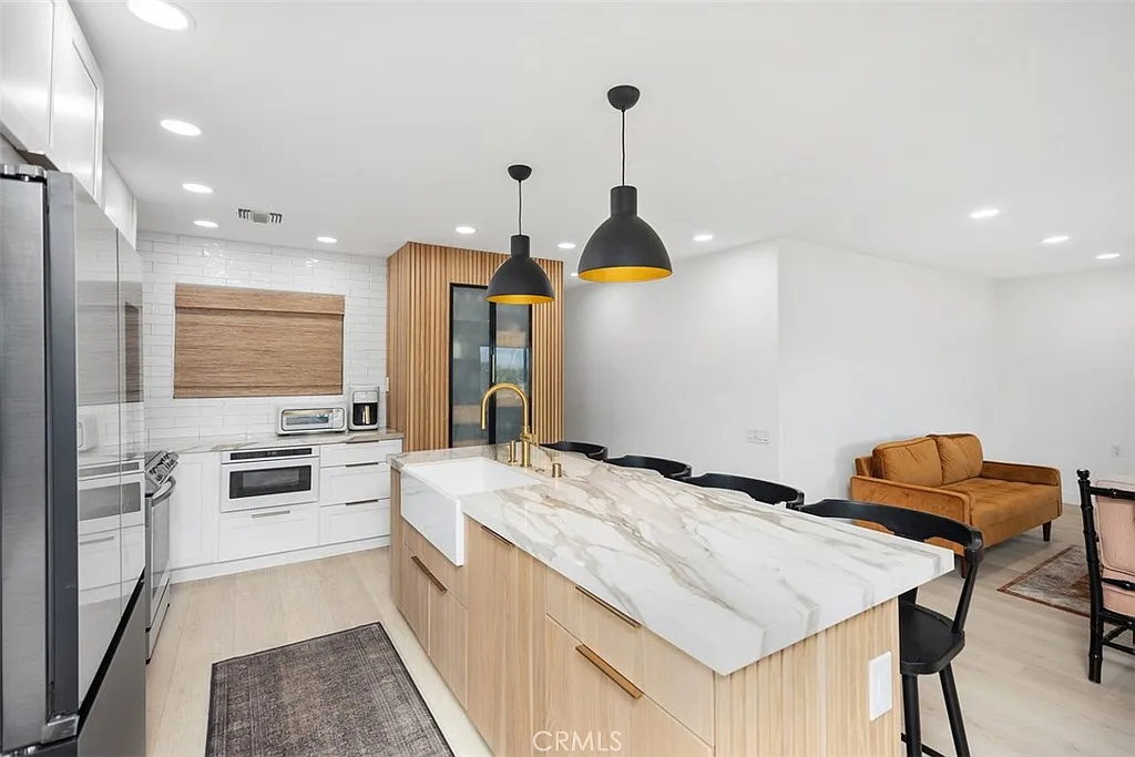2 bed, 1162 sqft, $3,500 — Photo 4