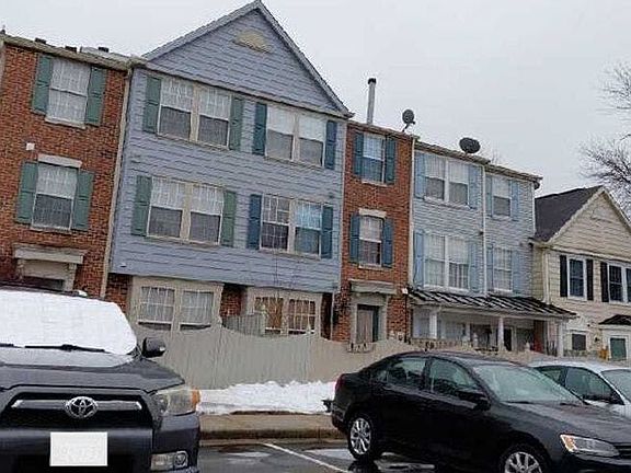 3rd image of 562 Cascade Way